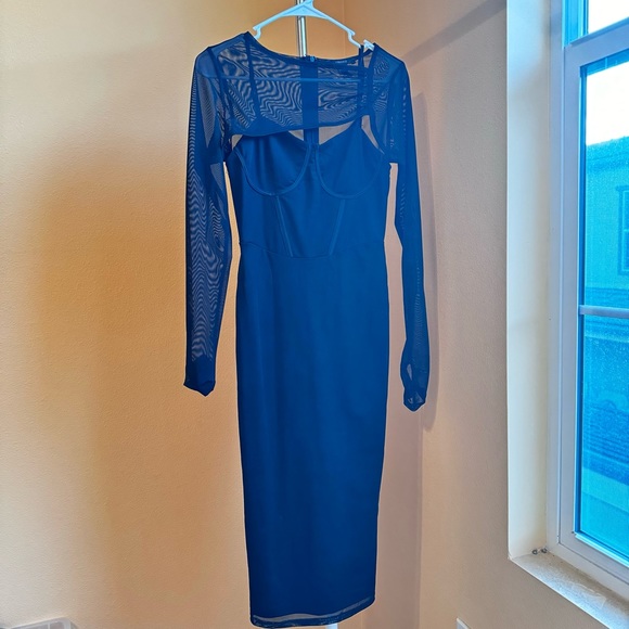 black dress - Picture 2 of 5